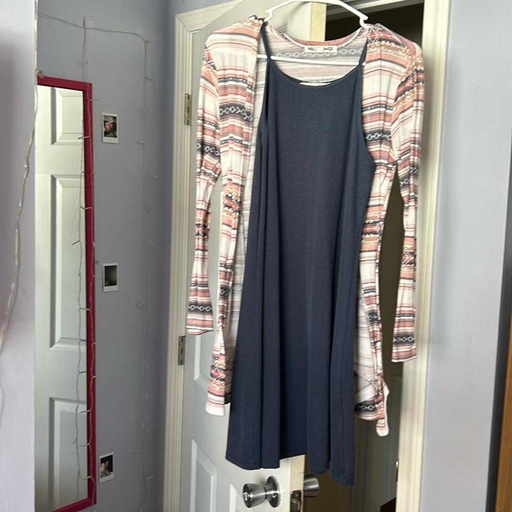 Wallflower 
Juniors 
Size medium 
Two set 
Cover as well